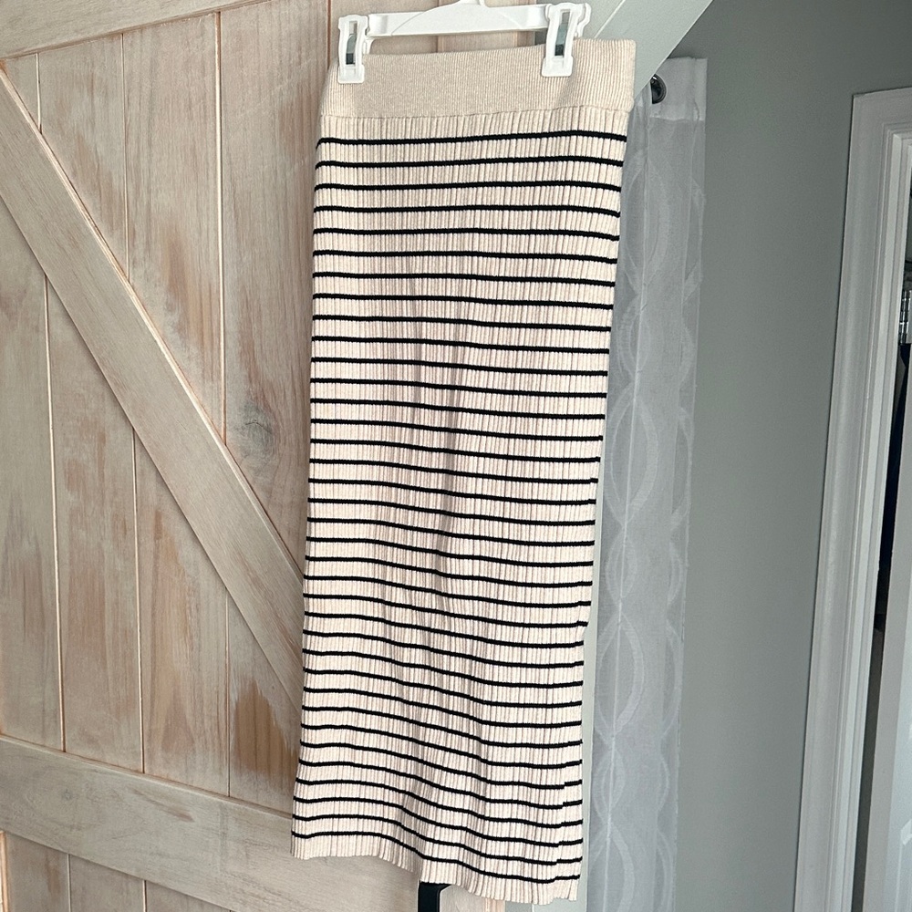Chic Black and Cream Striped Maxi Skirt